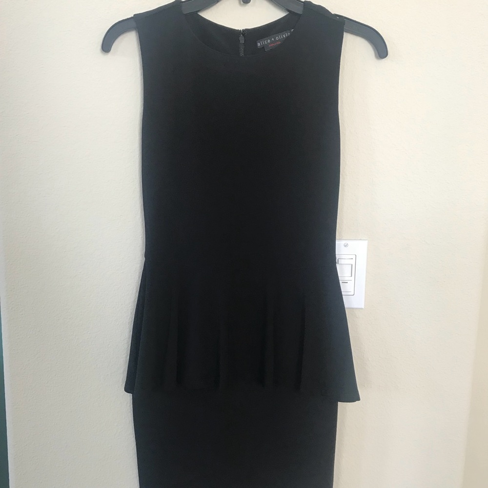 NWOT ALICE + OLIVIA BLACK PEPLUM DRESS SIZE 4